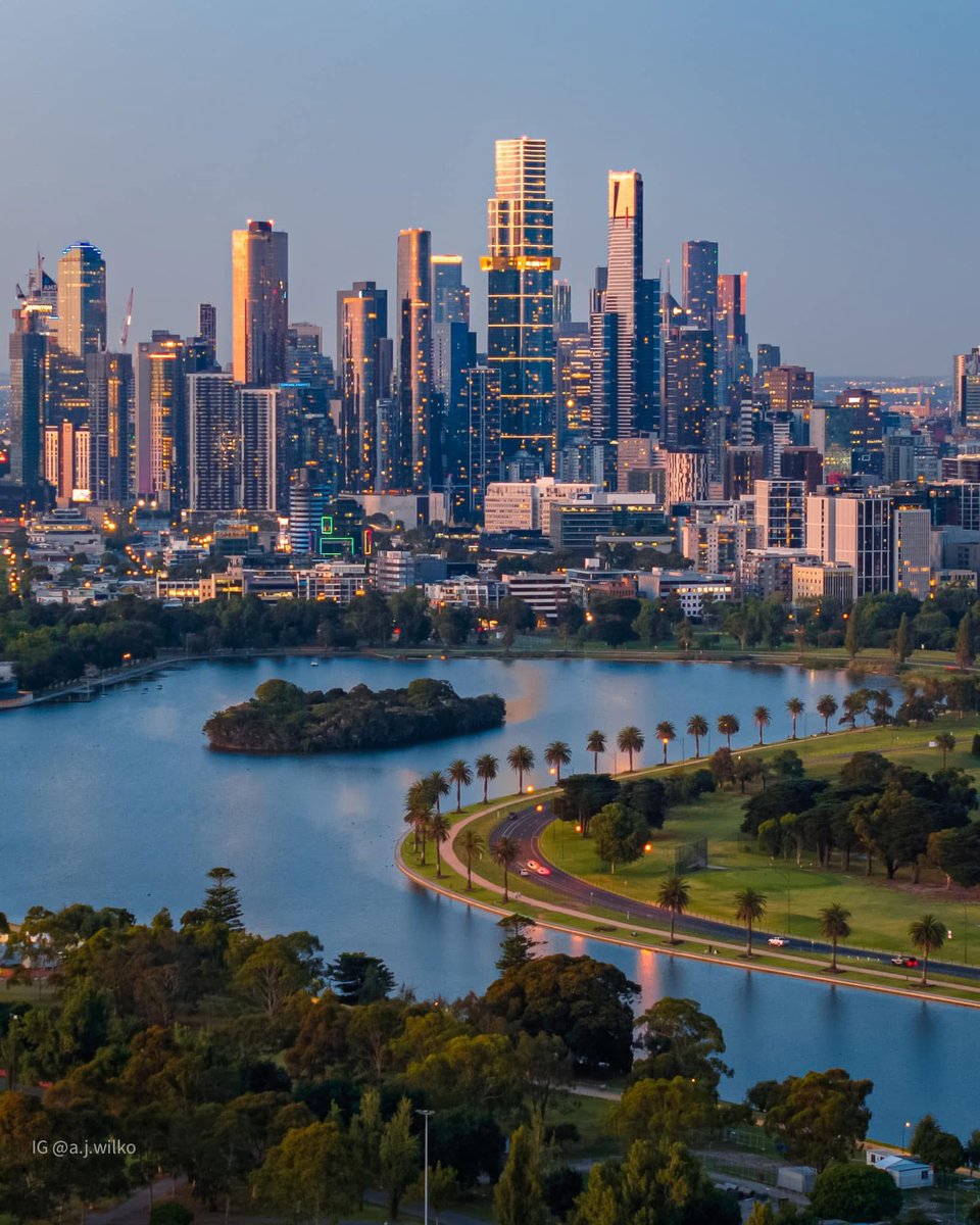 Melbourne_vic1's tweet image. The City from St Kilda 💙
#Melbourne #Australia