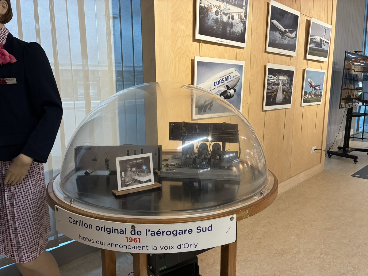 L’honneur d’une #exposition et d’un vernissage, à nouveau ! 

Vous avez jusqu’au 30 décembre pour profiter de l’exposition « Objectif Orly : le retour des spotters » à la Maison de l’Environnement et des Territoires de #Paris #Orly 📸✈️

Un grand merci à <a href="/ParisAeroport/">Paris Aéroport</a>