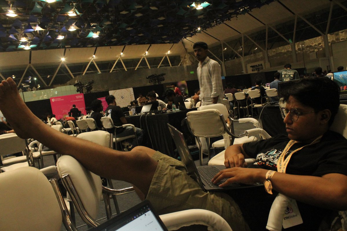 A friend took this photo.. I was waay too comfortable at the hack 😞