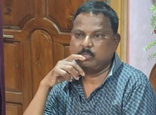 IndianGems_'s tweet photo. - Bro became Forest Officer
- Owns 115 plots in City
- Also owns a 9,000 sq ft luxurious Home
All these with a salary of just ₹78,800 per month 🤡 https://t.co/6sAYmssutn