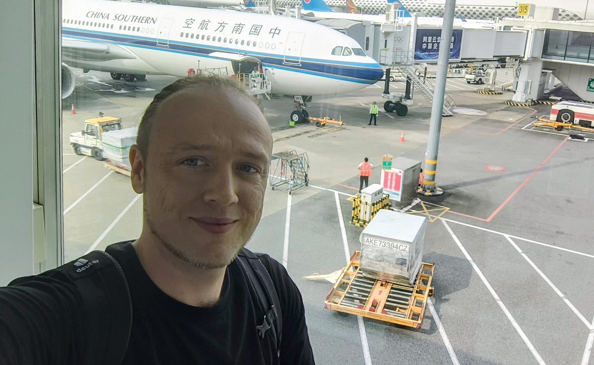 OMW to celebrate #IOTA in Singapore, cya there guys! ✌️✌️