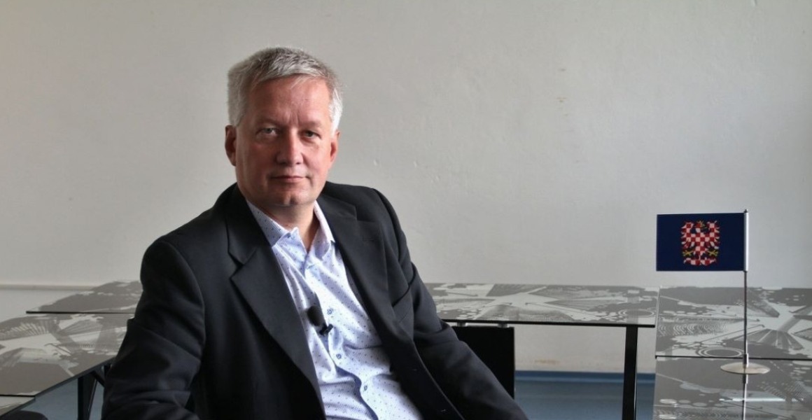 Zdeněk Koudelka
Slovensko ukázalo cestu. Po volbách navrhnu stejnou ústavní změnu i u nás
Slovensko přijalo zásadní ústavní změnu, která potvrzuje svrchovanost státu v otázkách národní identity, rodiny a ochrany života. Podle ústavního právníka Zdeňka Koudelky jde o krok, jenž