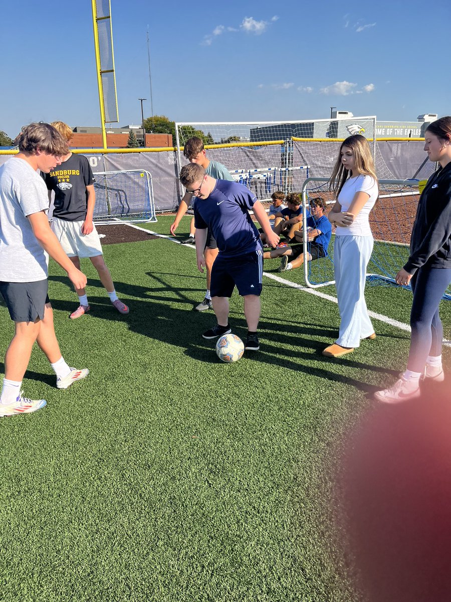 CSSpecOlympics's tweet image. Great time practicing with the boys soccer team ! Thanks for having us! @EaglesAthletics @SandburgHS @elliebrtis