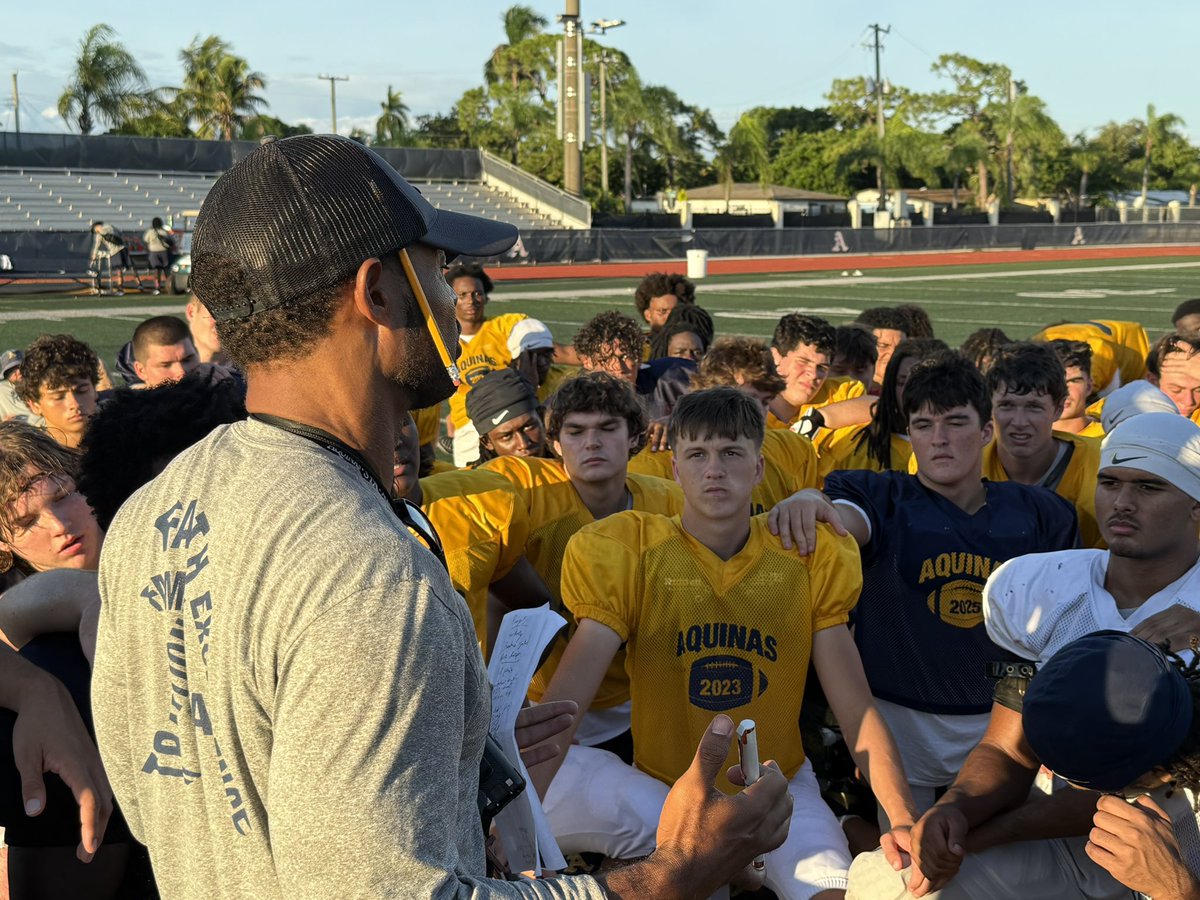 Aquinas Football (@sta_football) on Twitter photo 🔹 CHAMPIONS 4 CHRIST🔹 
Focus on fighting for our families’ right to enjoy their life. 
#VictoryStory
#FFTE
#YouGoWeGo
<a href="/CoachHarriott/">Roger Harriott</a> 🔹 CHAMPIONS 4 CHRIST🔹 
Focus on fighting for our families’ right to enjoy their life. 
#VictoryStory
#FFTE
#YouGoWeGo
<a href="/CoachHarriott/">Roger Harriott</a>