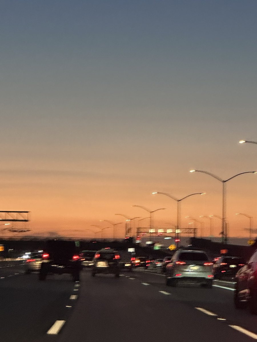 NKaravedas's tweet image. That. Drive. Home. 😎🙌🏽🧡 #Cali
