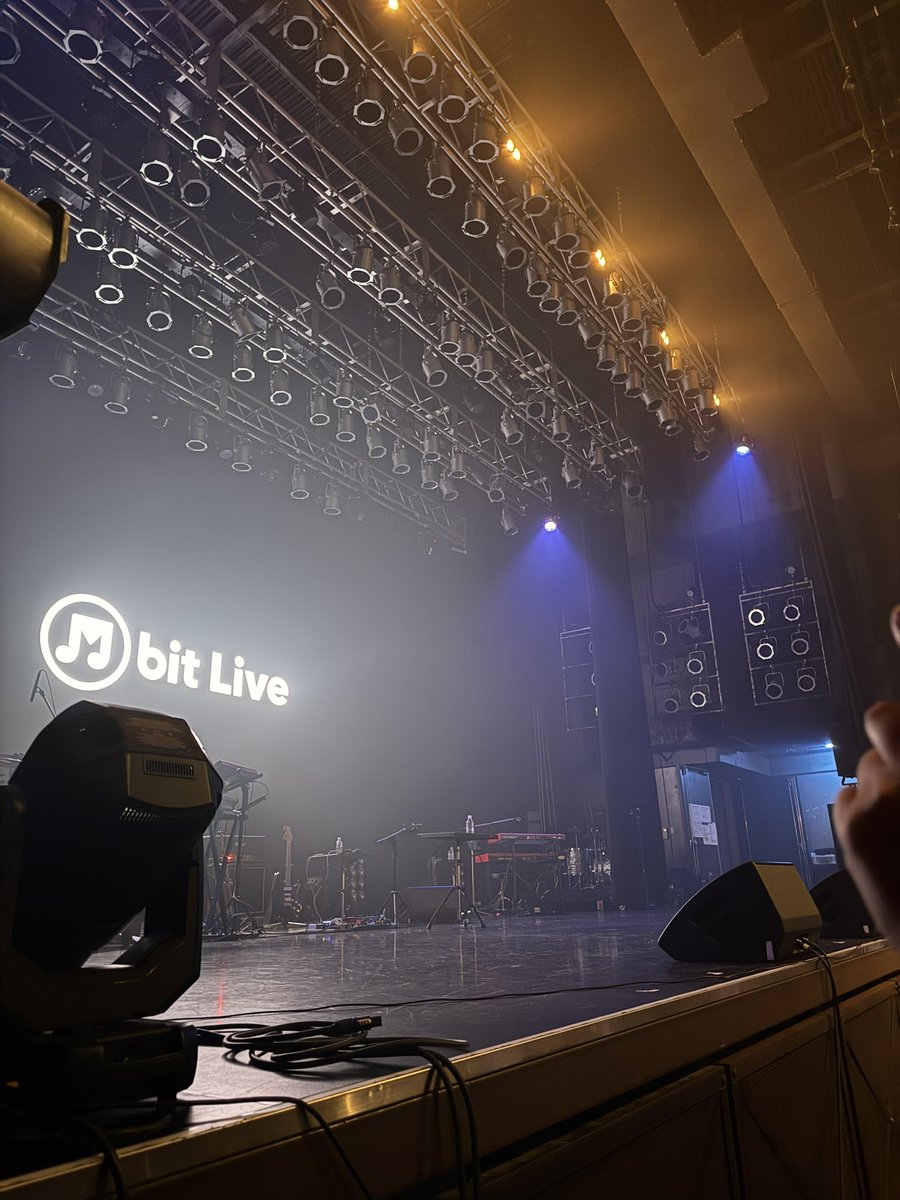 yui_32_'s tweet photo. #MbitLive4

グッズもチケットも当選した奇跡のライブ✨
紙飛行機きけたし、姉さんとの距離がこんなに近いライブが久々で嬉しかった😭
iriちゃんも人柄とか歌声に魅了された1日でした🎶

@M_bit_Project ありがとうございました❤️‍🔥 https://t.co/1c9Lkc7szo
