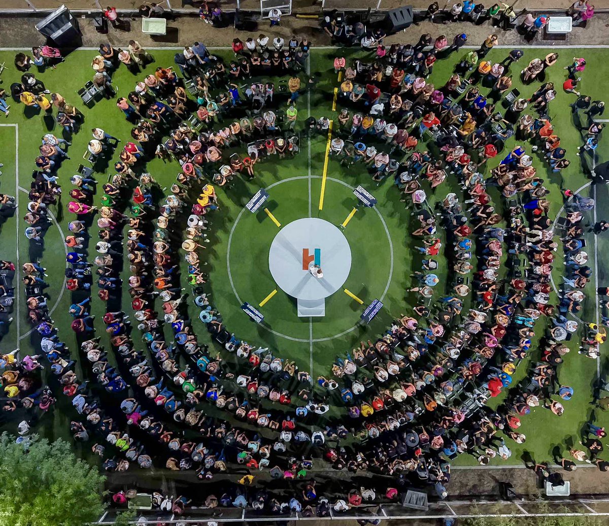 tonoastiazaran's tweet image. ¡En el Parque Virreyes la transformación se nota! 🫱🏼‍🫲🏻

Compartimos con vecinas y vecinos del norte de la ciudad, los avances que hemos logrado juntos para la H. 

Fue un gusto saludar a las familias que nos acompañaron y reafirmar nuestro compromiso de seguir trabajando, sin…