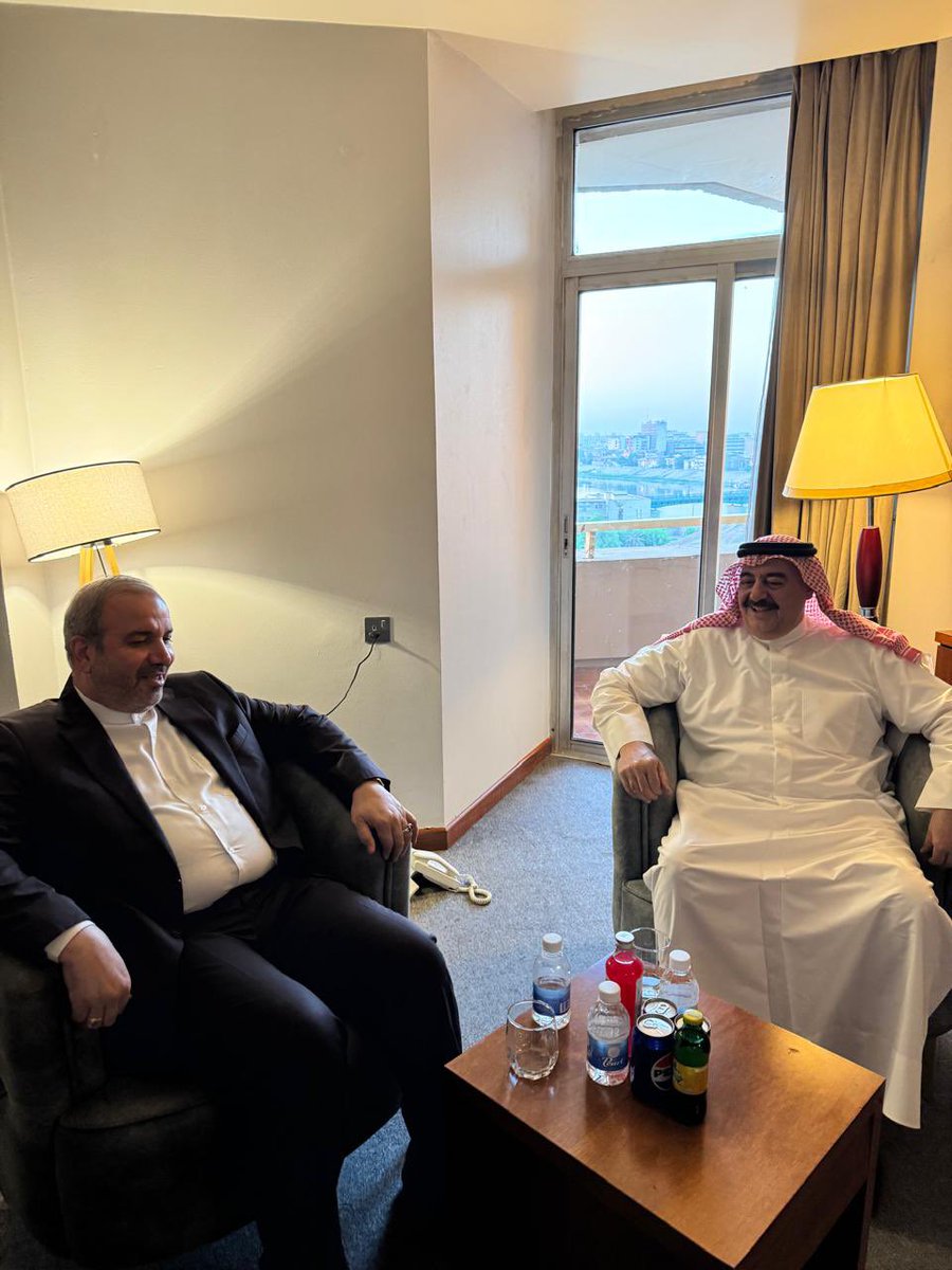 tl963's tweet photo. استقبل الشيخ فيصل الحروش الجربا
في محل اقامتة في بغداد سعادة سفير الجمهورية الاسلامية الايرانية السيد محمد كاظم ال صادق . https://t.co/5wrlCbImj0