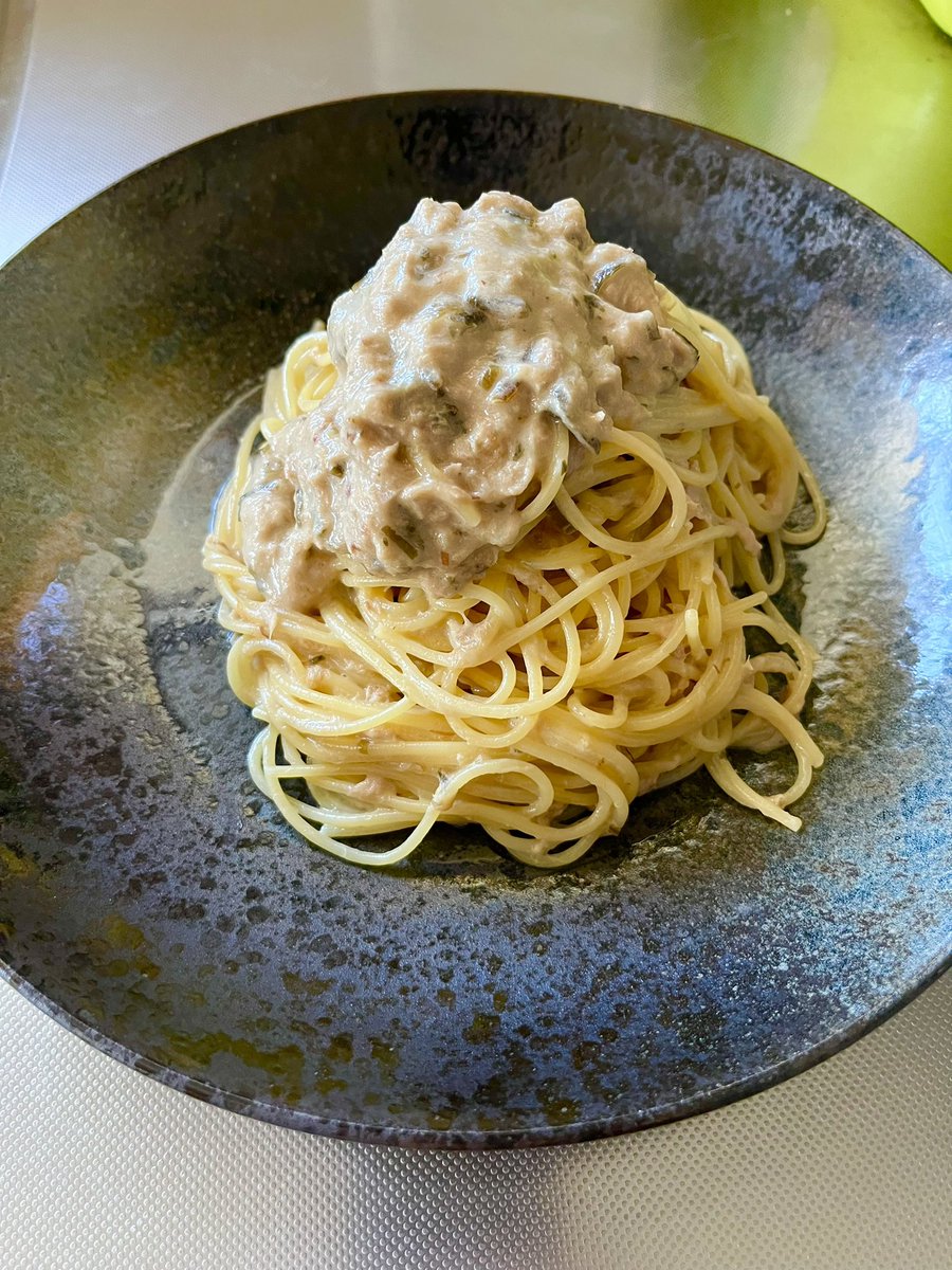 マンダリン (@mandarin_f004) on Twitter photo #おうちごはん
#ロマサガ料理部
#だれウマ
超旨味‼︎
本日の昼食は、だれウマ/料理研究家
<a href="/muscle1046/">だれウマ/料理研究家</a>さんのレシピより、悶絶ツナパスタ。以前の極ツナパスタからピリッとしたわさびを追加し進化を遂げた新作✨旨味をよく出す素材を複数使ってマヨがそれらをいい感じにまとめてます🍝✨ #おうちごはん
#ロマサガ料理部
#だれウマ
超旨味‼︎
本日の昼食は、だれウマ/料理研究家
<a href="/muscle1046/">だれウマ/料理研究家</a>さんのレシピより、悶絶ツナパスタ。以前の極ツナパスタからピリッとしたわさびを追加し進化を遂げた新作✨旨味をよく出す素材を複数使ってマヨがそれらをいい感じにまとめてます🍝✨