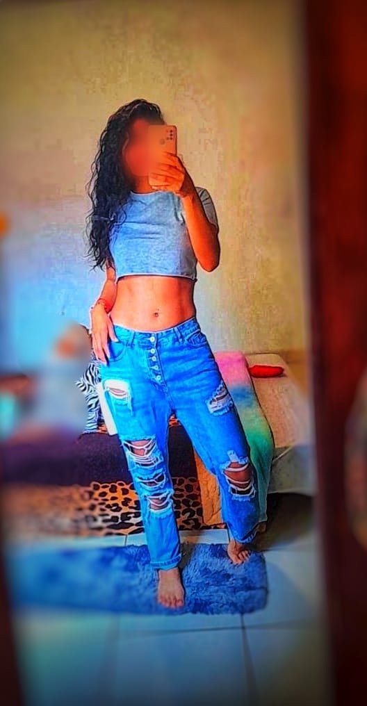 Extraño mi cabello largo 😔 
Pero díganme, les gusta más  largo o corto ???? 😏🔥🔥😈😈
Y que me harían!!!! 
<a href="/feoyfea6969/">feoyfea6969</a>
#cabello 
#tw 
#single 
#parejasswiger