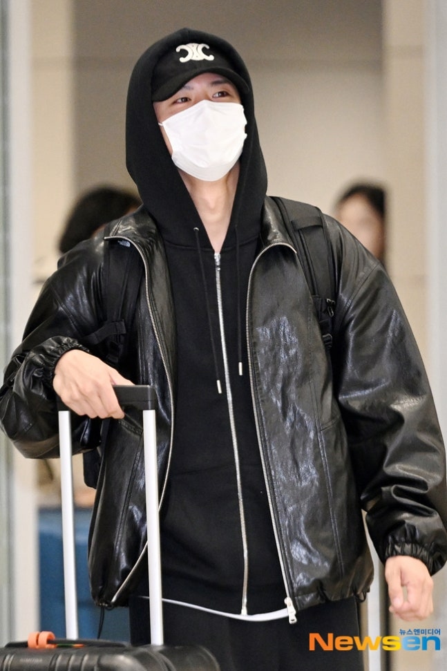 PHOTO】パク・ボゴム「ミュージックバンク」海外公演を終えて帰国