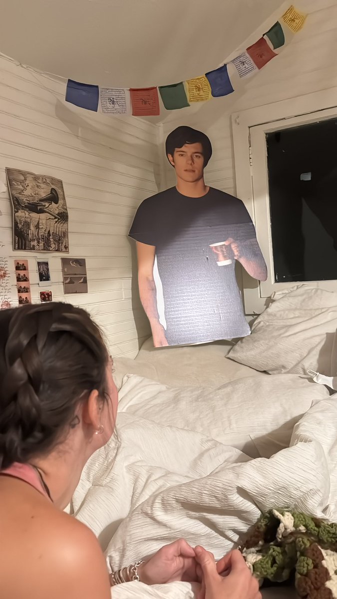 djprincess111's tweet image. my mail order husband has arrived #cuffed #dhmu