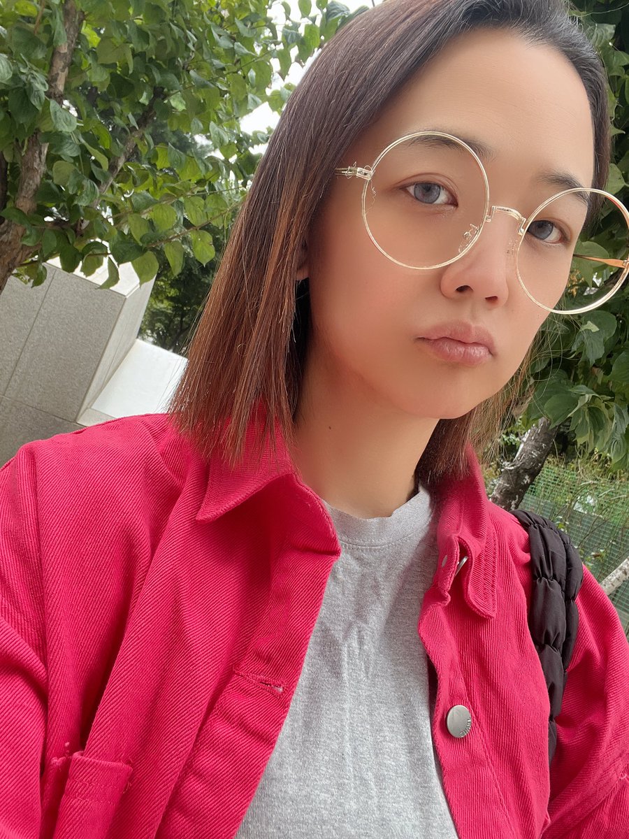 말일은 바쁜 날, 그래서 아침부터 침대의 유혹을 이겨내고 뛰쳐나옴😞😞😞

근데 침대 말고 유혹할 사람은 없냐!?😑😑😑