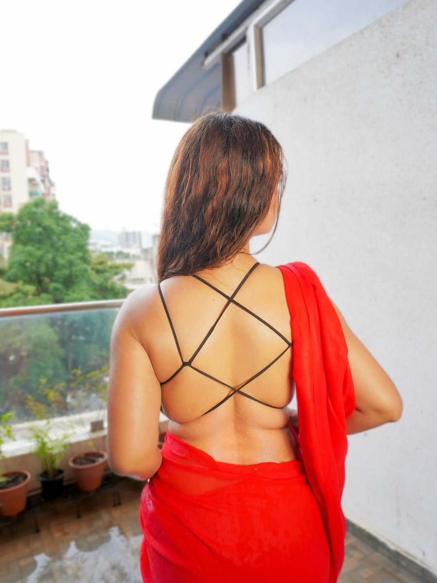 AngelsSaree's tweet photo. Follow our instagram 

#SareeTwitter #saree #sareeseduction #sareelover #sareeswag #sareebeauties #sareeblouse #sareedraping #saree #sareebeauty #sareelove #sareeshow #sareenavel #RashmikaMandanna #bollywood #southindianangels https://t.co/RZwa761bwh