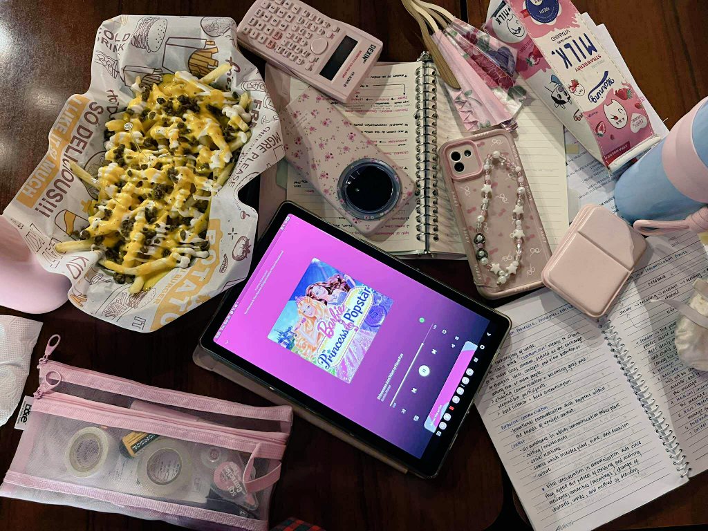 aakyarii's tweet photo. — ⋆𐙚 ̊. last prelim exam !! #studytwt https://t.co/WaetRKvTVe