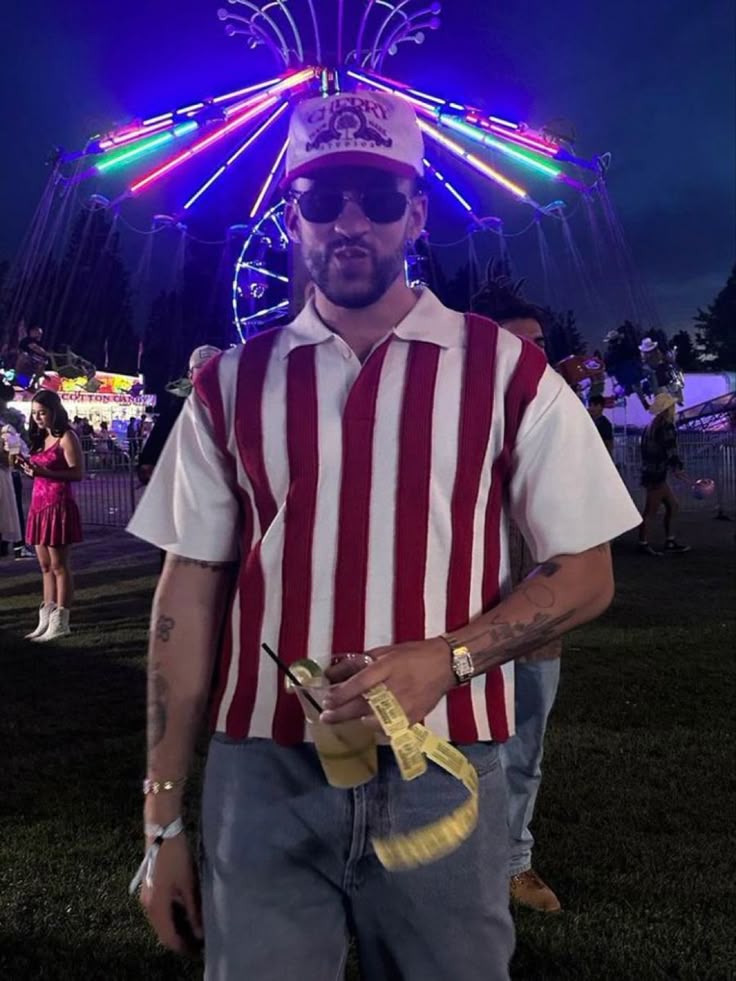 Fallspice_latte's tweet image. -Festival Fair 🎢
-Drinking Lemonade 🥤
-Won Some Tickets 🎫 

-Monday Night 🌕
-Always Smile 👉🏼😊 👈🏼
-#MondayVibes ✨🌈 2 more days for #HalloweenVibes 🎃🧡