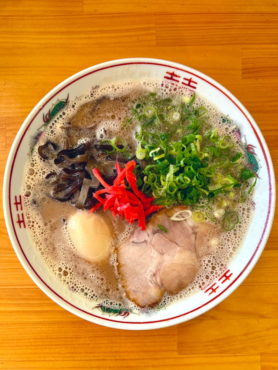 romeo_iocifalla's tweet photo. てっちゃん＠熊谷市
豚骨ラーメン Tp煮玉子 🆓紅生姜
🌟極上の一杯💯 https://t.co/9nWXoLGLot