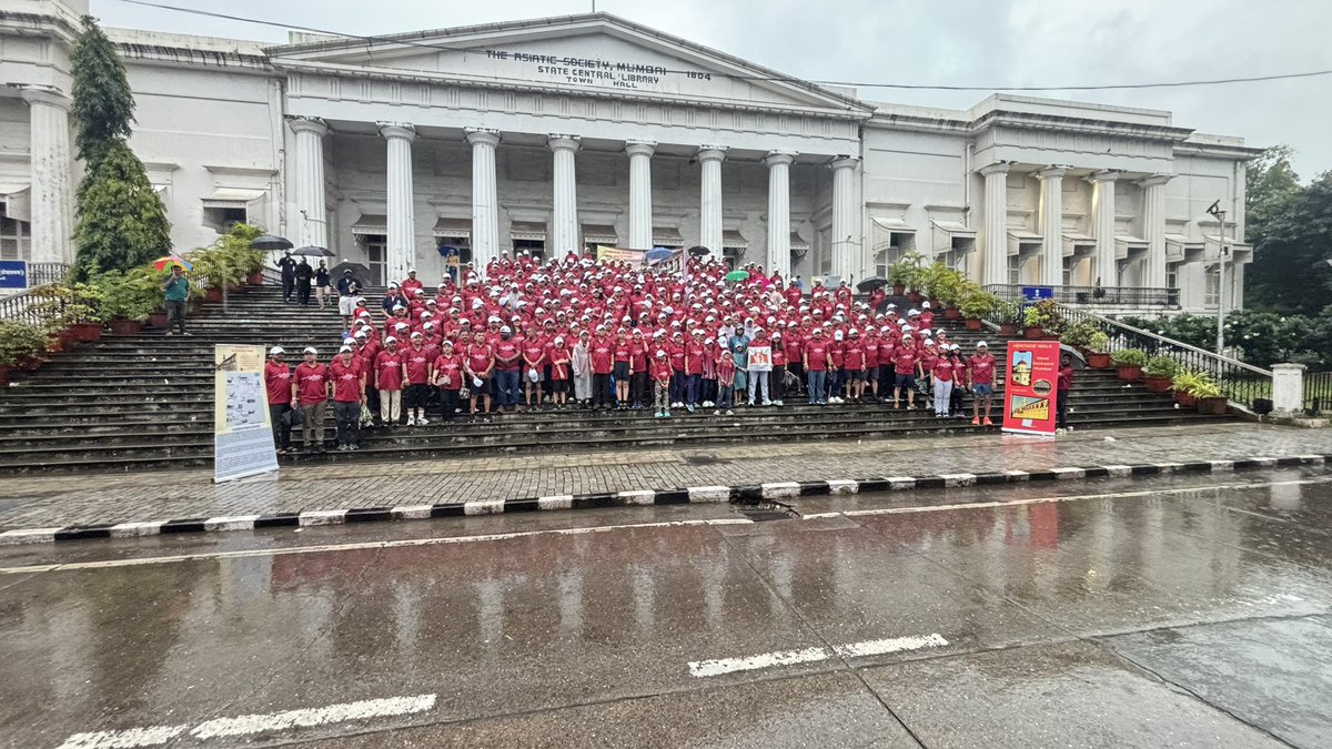 FRS9969's tweet photo. Indian 🇮🇳 Navy Delegation heritage walk even Red Alert and Monsoon Warning Couldn’t stop the spirit and Josh of Jawan’s💪😎💪. Celebrating World Tourism Day with Indian Navy and Defence Forces.

@narendramodi @cmomaharashtra_ @defenceminindia @maha_tourism https://t.co/UsTAi2Q5JM