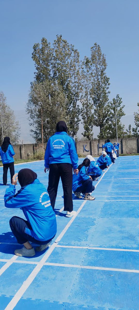 yssganderbal's tweet photo. Campaign Nasha Mukht Yuwa for Viksit Bharat celebrated under the banner of Seva Parv 2025.
September 21- YSS Ganderbal organised diverse sports events like Kho-Kho, Volleyball and Tug of War for girls students. A Nasha Mukht Bharat Pledge was taken before the event.
@dcganderbal https://t.co/RcwtZoetlT