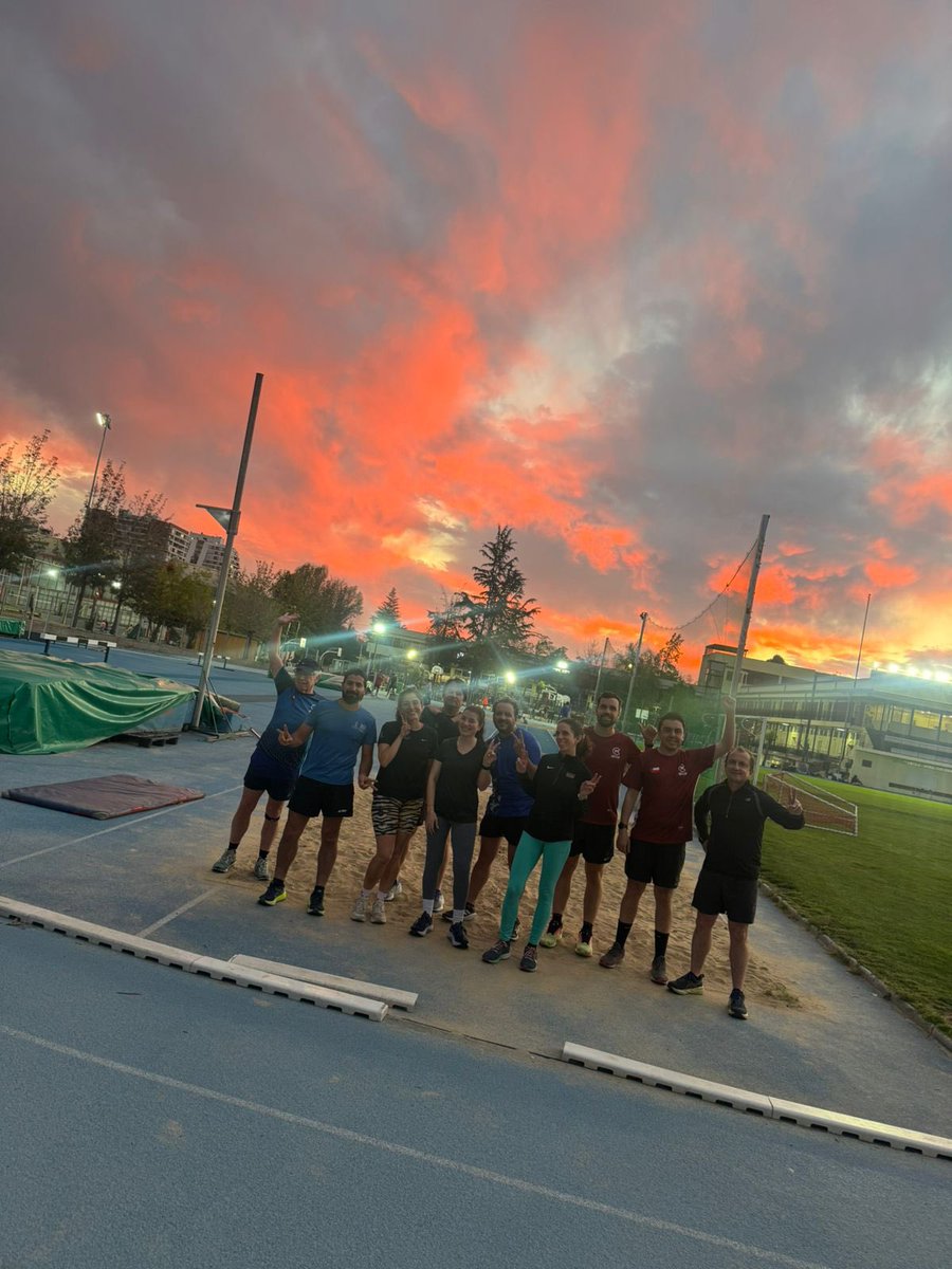 RunClubCL's tweet image. Se  va el invierno, comienza la primavera. #entrenadurocorrefácil