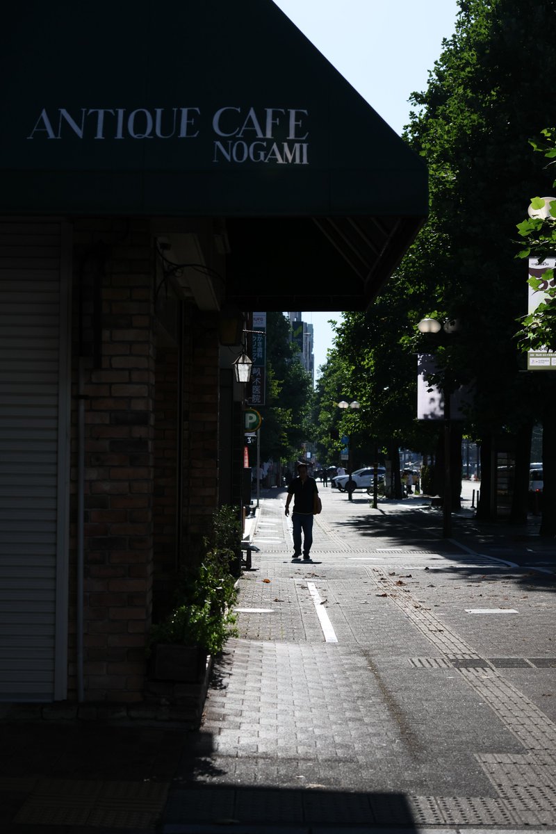 qDnMGL1nipJPGoI's tweet image. #streetphotography