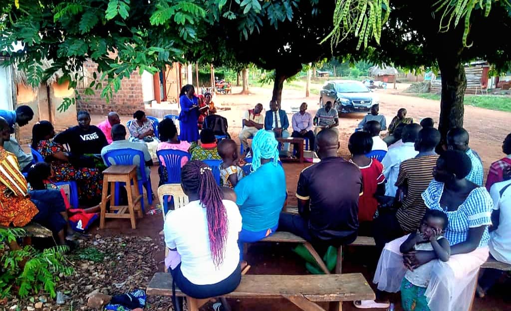 TelcanUganda's tweet photo. HandOfCharity, @TelcanUganda, UGANET, and TASO Uganda are collaborating with Kayunga District and health workers to raise awareness and promote HIV/AIDS prevention. This joint effort aims to make a positive impact and address the spread of HIV in areas with limited awareness. https://t.co/gXigbqfrVw