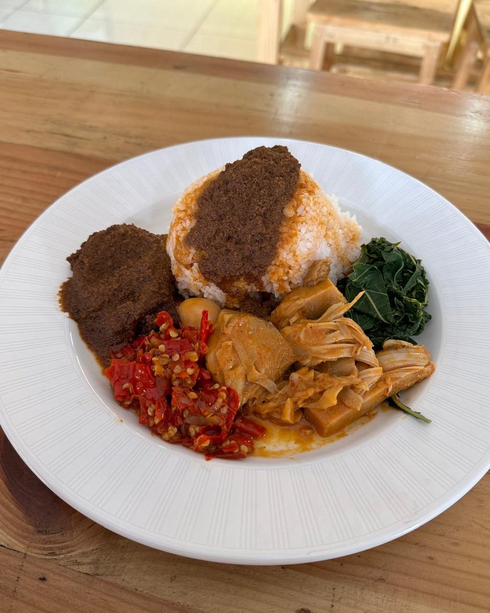 draftanakunpad4's tweet photo. pad! Kemarin gak sengaja liat ada yang ngirim menfess Nasi Padang Restu Mande, langsung sender datengain ternyata beneran seenak ituuuuuuuu!!! Gokilllll!!! 🤩🤤
Yang baca wajib cobaaaa 😬😬 https://t.co/l4xlOKUTTR