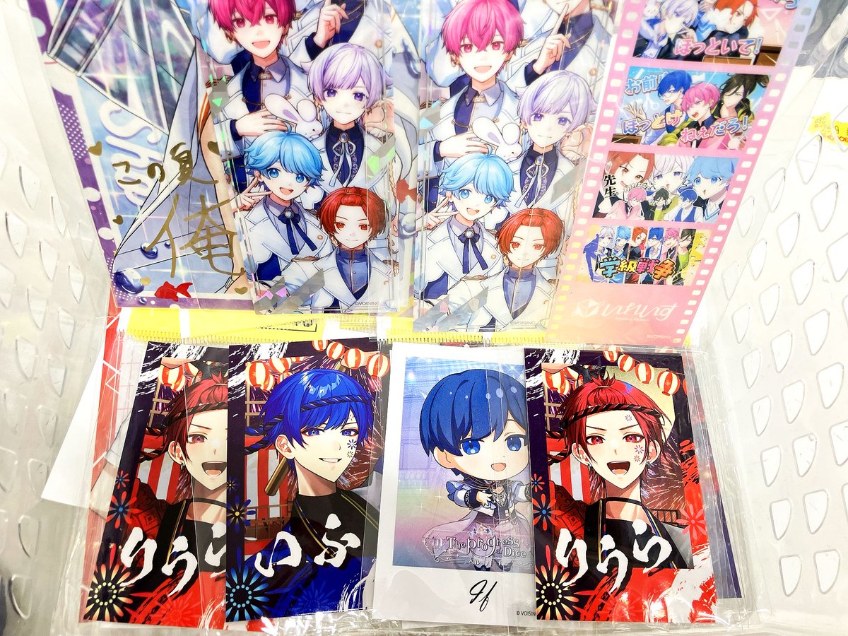 入荷情報】 いれいす 缶バッジ チェキ アクキー アクリルスタンド など