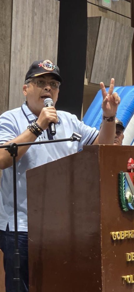 cmctres's tweet photo. En convención de veteranos del Tolima, se dio apertura a la segunda versión “Premios VetRes, vida y obra detrás del uniforme”, militares y policías en retiro pueden participar, noche de gala se realizará el 21 de noviembre en el Club Campestre de Ibagué, entérate y participa. https://t.co/Cu3VsLzhqK