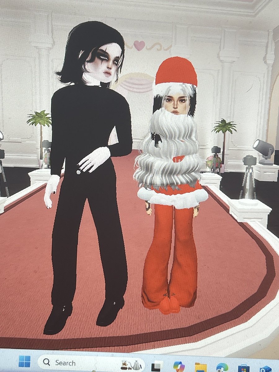 thatonerylan's tweet photo. @ChrisMotionless 
@rickyolsonx 

#motionlessinwhite #miw 

This is what happens when @musical_emogirl and I get bored at almost 12pm at night so we dress up as MIW memes https://t.co/6Wv4NEeXGf