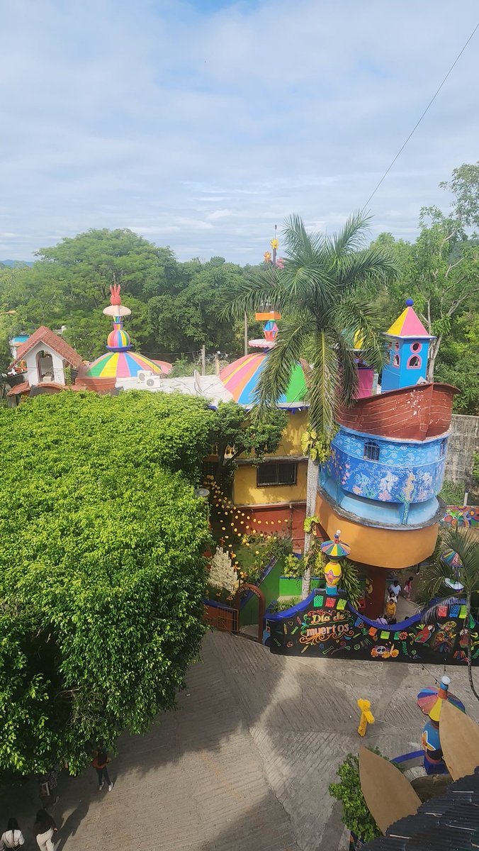 Oficialmente hoy comienza Xantolo. 🏵💀👺

LA FIESTA GRANDE DE LA HUASTECA HA COMENZADO.  #DíaDeMuertos
 
29 de septiembre, día de San Miguel Arcangel. 

Hoy es un día grande, hoy se abren las puertas del cielo, hoy da inicio a una de las tradiciones más alegres de México
