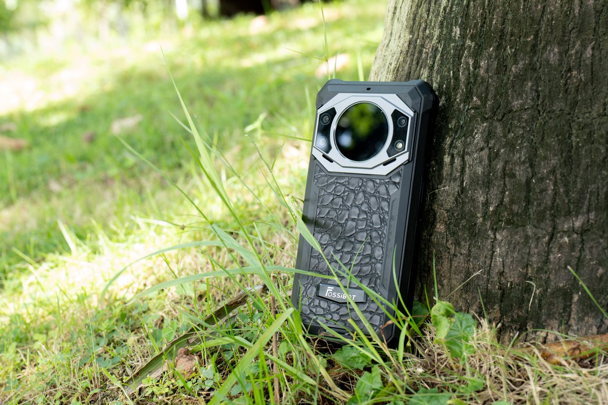 FossibotTech's tweet image. 📱✨ Style meets function!
The FOSSiBOT F101 Pro brings a leather back panel + rear sub-screen selfies for a premium feel &amp;amp; smarter shots.

🔥 Only $139.99 + 100-day free trial – risk free!

👉 Get yours now: fossibot.live/twiF101P

#F101Pro #LeatherBack #SelfieScreen