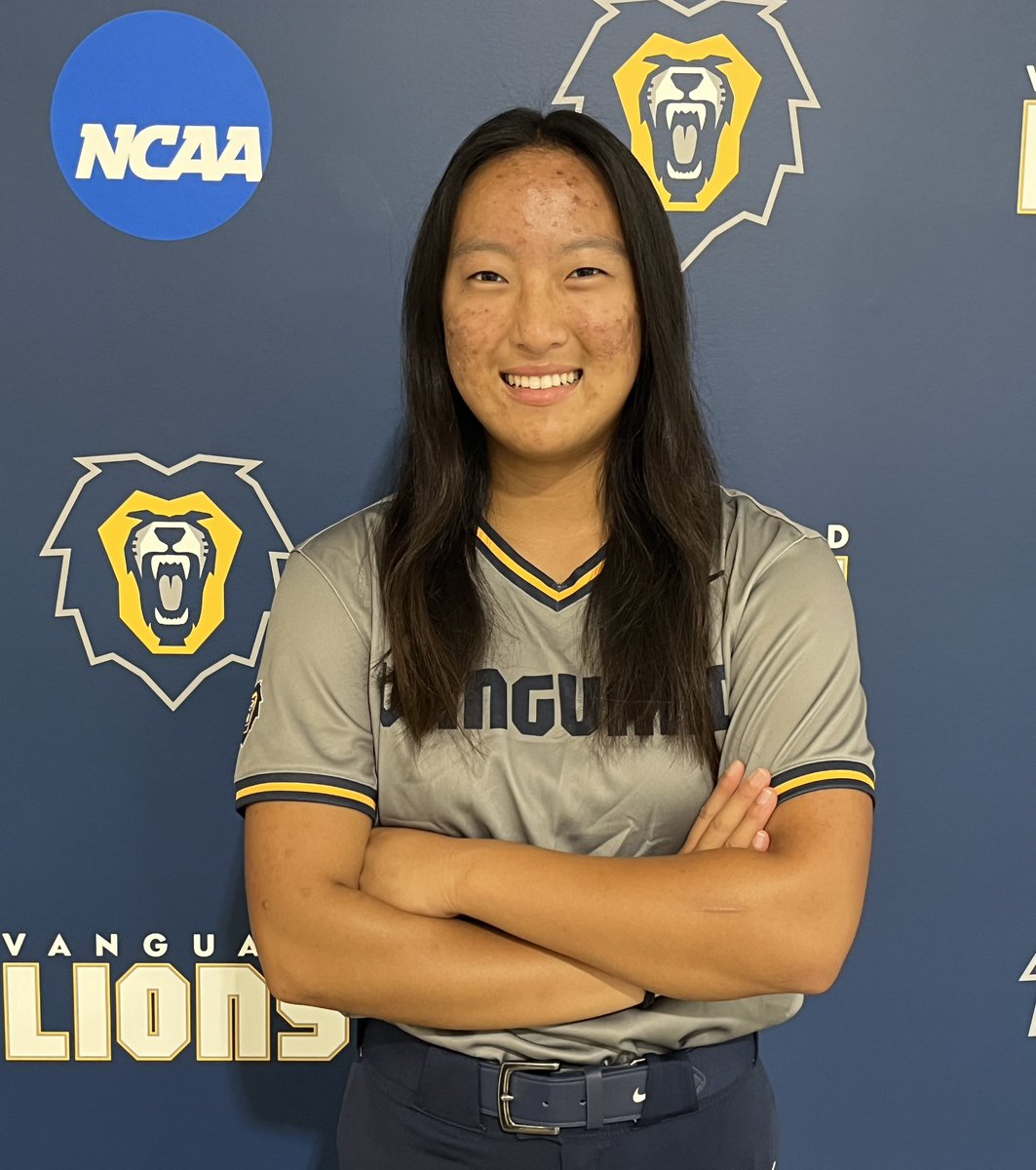 Emily Lew🥎18 tweet media