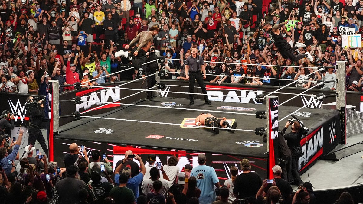 theusotwinzcom's tweet image. Monday Night Raw Digitals: dayone-images.com/thumbnails.php… #TheUsos #YEET