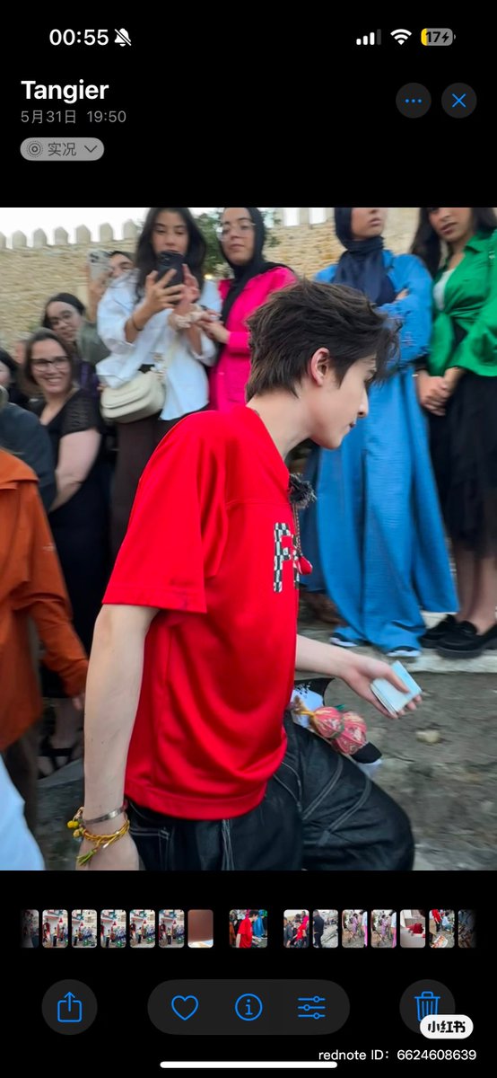 นี่เพิ่งเจอเม้นพสที่เจอแพทตอนถ่ายรายการอาหาร

ตัวสูงหุ่นก็ดี ผิวก็ดีมากกก ตอนนั้นฉันยังไม่รู้จักเขาเลย แต่แว่บแรกก็ถูกดึงดูดไปแล้ว คิดว่าเป็นใครสักคนจากวงเกาหลี 555 แล้วภาษาจีนเขาก็คล่องมาก ๆ ด้วย

<a href="/patrick_pppat/">Patrick</a>
#แพทริค #PatrickFinkler #尹浩宇 
#Patrick尹浩宇 #แพทริคณัฐวรรธ์