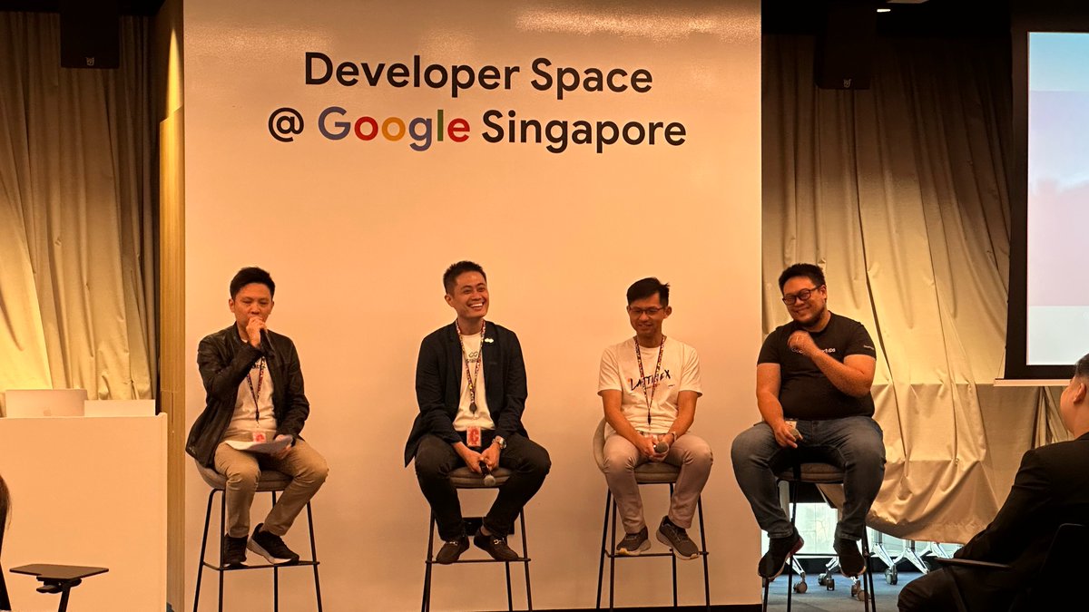 PlatON_Network's tweet image. Our Token2049 side event was a huge success! 🚀
We had inspiring discussions &amp;amp; valuable conversations on the future of payments.

Thanks to all who joined — and to our partners @StraitsX &amp;amp; @googlecloud. Excited to keep building the future of open financial infrastructure…