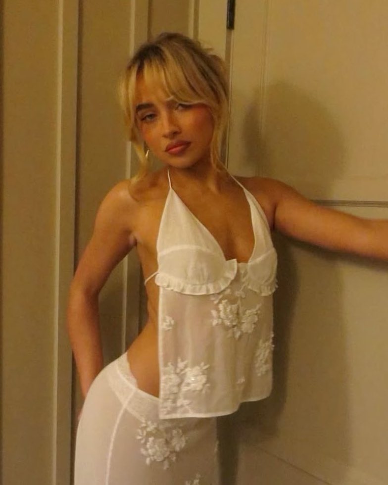 teambrina's tweet photo. THE FRONT                                       THE BACK https://t.co/JRy9yA6Ovn