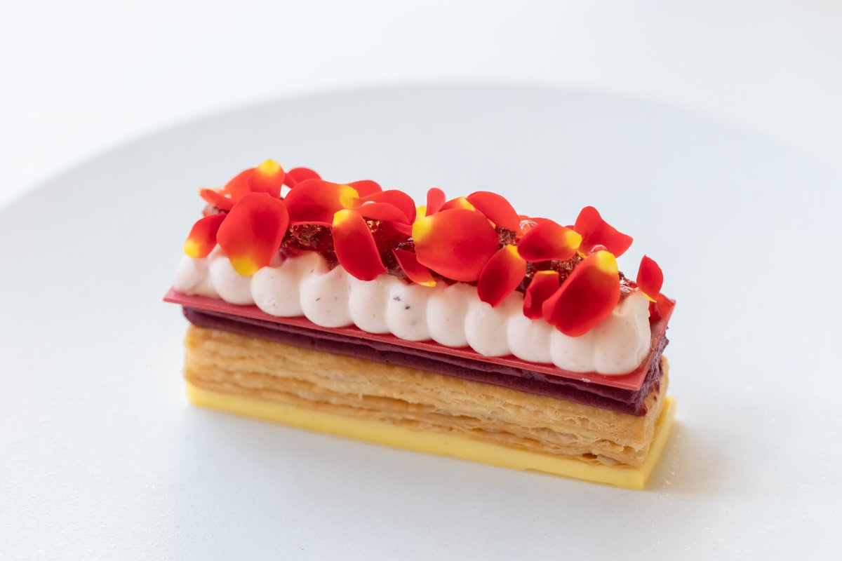 auto_reserve's tweet photo. 🧑‍🍳AutoReserve Magazine Interview👩‍🍳

'SOMBREUIL TOKYO,' introduced as one of Japan’s renowned restaurants.
We spoke with the owner, Toshinori Wakatsuki.

Mr. Wakatsuki shared that each cooking technique in French cuisine has its own meaning, and by respecting that meaning in the preparation, the accumulation of these elements leads to the "conviction of the dish."
We delved into his thoughts on how he has approached cooking and walked this path.

✍️Full interview available here：
https://t.co/t2GffwmrA9

📍Restaurant Details：
https://t.co/cqxCp40ZyI

#autoreserve #restaurant #reservation #japan #tokyo #iidabashi #french #sombreuiltokyo