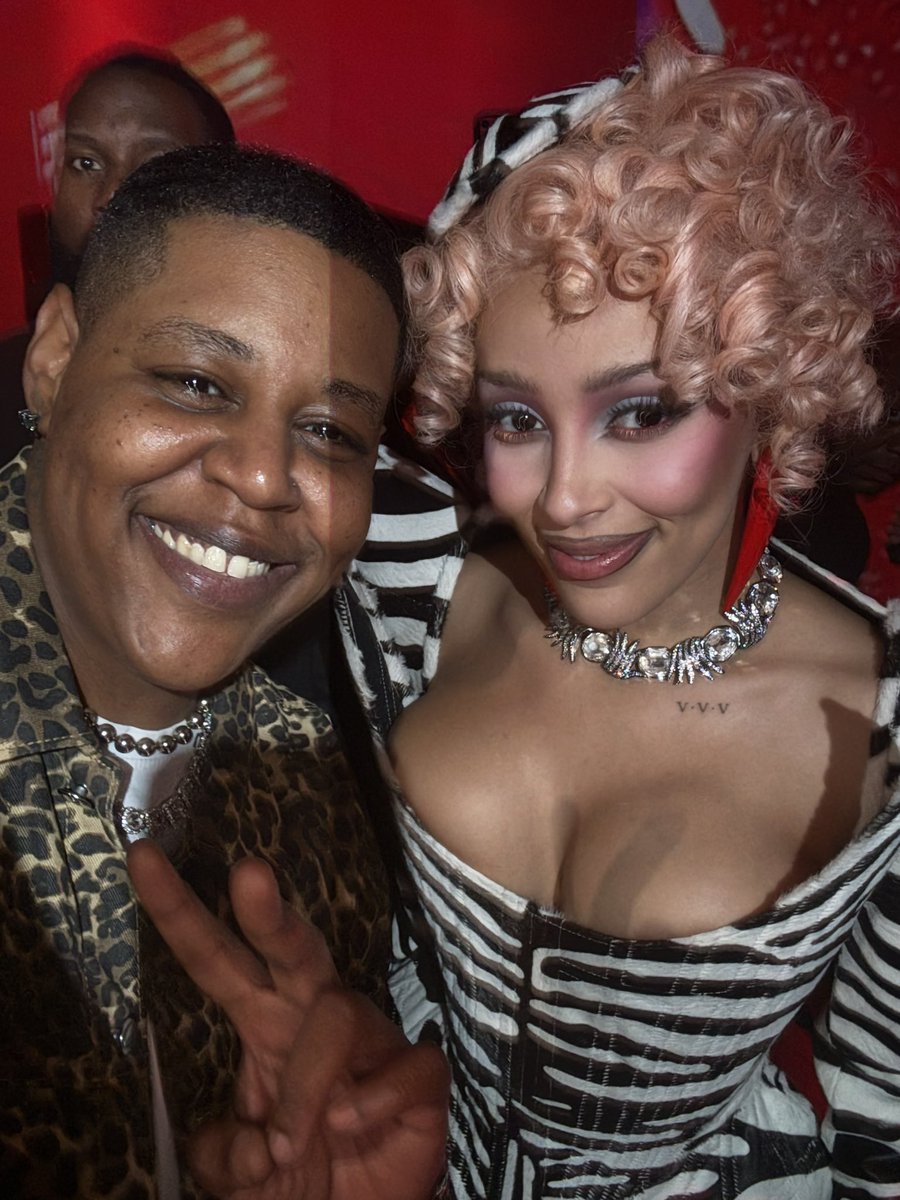 AugustRiche's tweet photo. @DojaCat Legit made my whole year https://t.co/d2x1jgtDnK