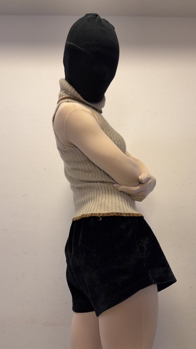 socks girl tweet media