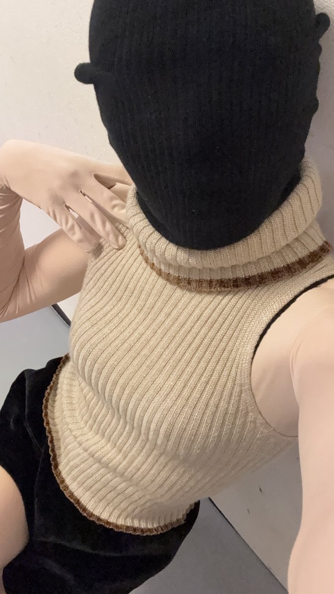 socks girl tweet media