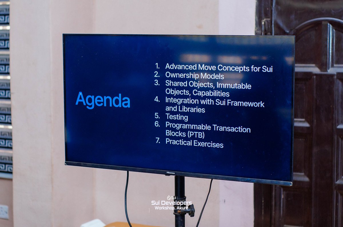 SuiNetworkNG's tweet image. Highlights from the Sui developer workshop held in Akure 🇳🇬

The Sui Developers Workshop in Akure, Nigeria, was a game changer for Web3 enthusiasts and developers. Here&apos;s what made it special:

Hands-on Learning: Participants got to deploy smart contracts using Move, build…