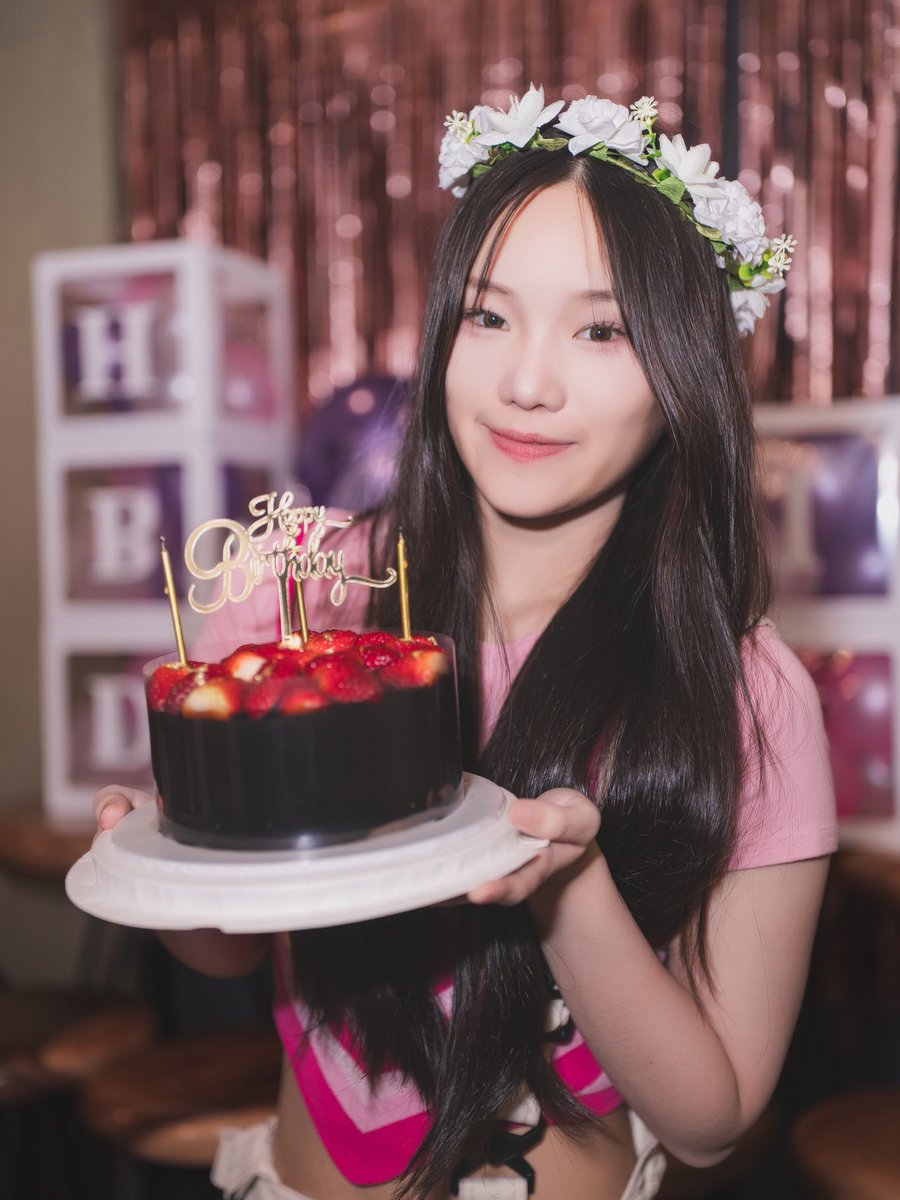 TOSPHOTOGRAPHER's tweet photo. 🎉 HBD🎉🎂May your birthday be as bright and beautiful as your smile😊🍓@pimya_wong 💖💖💖😻
🍓@aim_pipat 💜😻
🎂30092568(PIMYA)🎁
🎂03092568(AIM)🎁
#pimyawong
#Pimya20thBirthday
#aim_pipat
#Aim17thBirthday
#supremesiry
#oukikk
👑
#CastleAimPimyaBirthdayMagic https://t.co/EorZ70E7gi