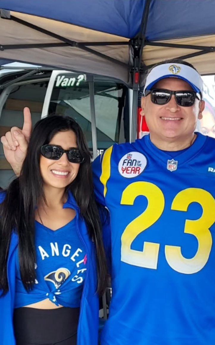 OgNam213's tweet image. Ramily we need everyone to donate to Sal Martinez Rams Fan of the Year 2023 Gofundme.  

gofund.me/e3acd5453

Sal Martinez has one daughter Bri, her father passed Saturday and she cleaned his apartment out today.  Things are moving fast and we need anyone able, to donate.…