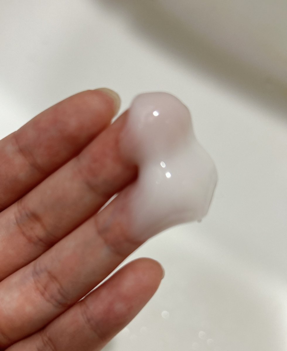yadayadayo4's tweet photo. なめらか本舗　薬用リンクルジェルクリームホワイト🐈‍⬛ 大人の高機能オールインワンジェルが新登場💫これ1つで化粧水・美容液・乳液・クリーム・パック効果・ネッククリーム・マッサージケアが出来るので、忙しい大人たちにおすすめの時短スキンケア💆🏻‍♀️ぷるんとしたジェルで塗り心地も🙆🏻‍♀️ #PR https://t.co/B6Cq5P3L8n