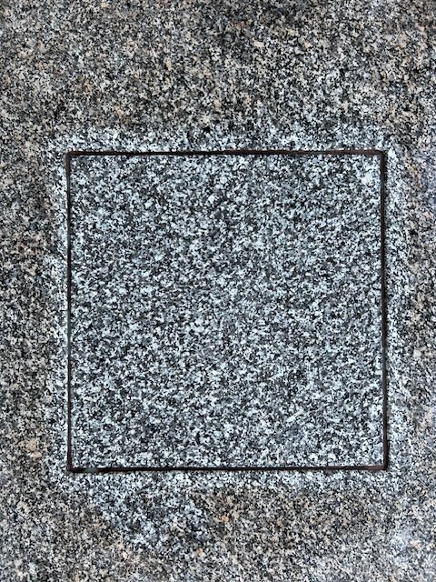 汚れ･･･というより、染み込んだ「シミ」。

ばっちり石本来の色と輝きが戻ってきました。