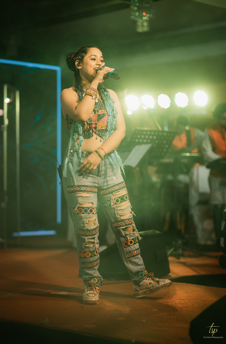 amritabOfficial's tweet image. 🌟 Singing with soul, dressed in colors of tradition &amp;amp; vibe. 🎶🔥

Every note tells a story, every beat lights up the stage. 💫

#AmritaBharati #LivePerformance #StageVibes #FolkFusion #MusicMagic #SingerLife #GarbaVibes #IndianMusic
