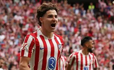 ATLÉTICO DE MADRID 5-2 REAL MADRID

Algunos apuntes sobre el Derby de la capital de España disputado el sábado. Problemas del doble pivote blanco, la relación Julián – Nico, Guler aislado y muchas cosas más.

(HILO CON CLIPS)