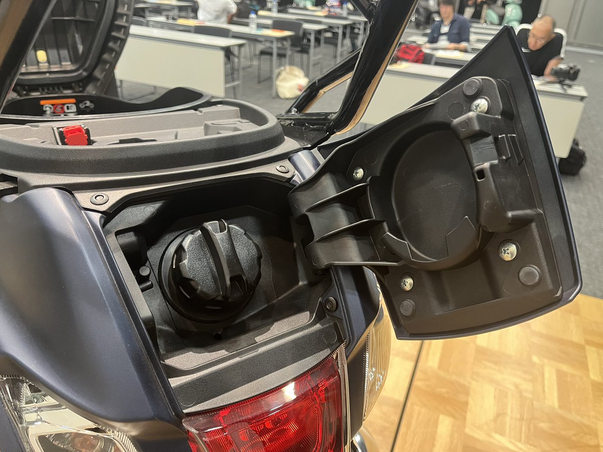 スズキから新型アドレス125発表? リアキャリアが新たに標準装備 