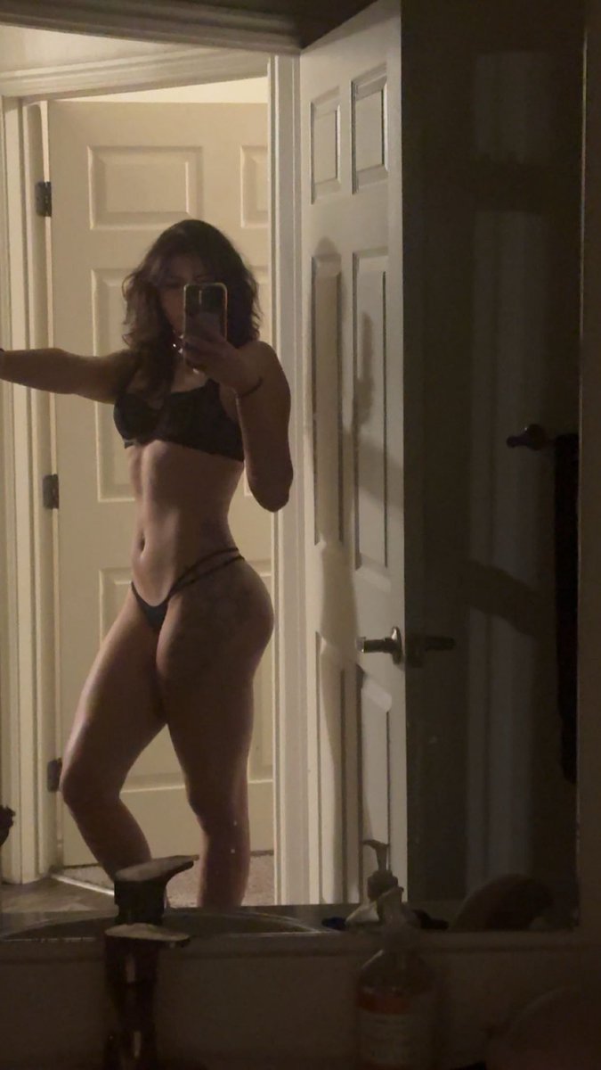 lylagray0's tweet photo. Gym paying off? https://t.co/JPvUmkQiCZ